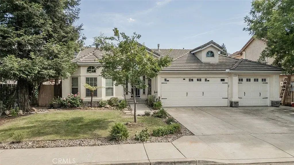 6589 E Michigan, Fresno