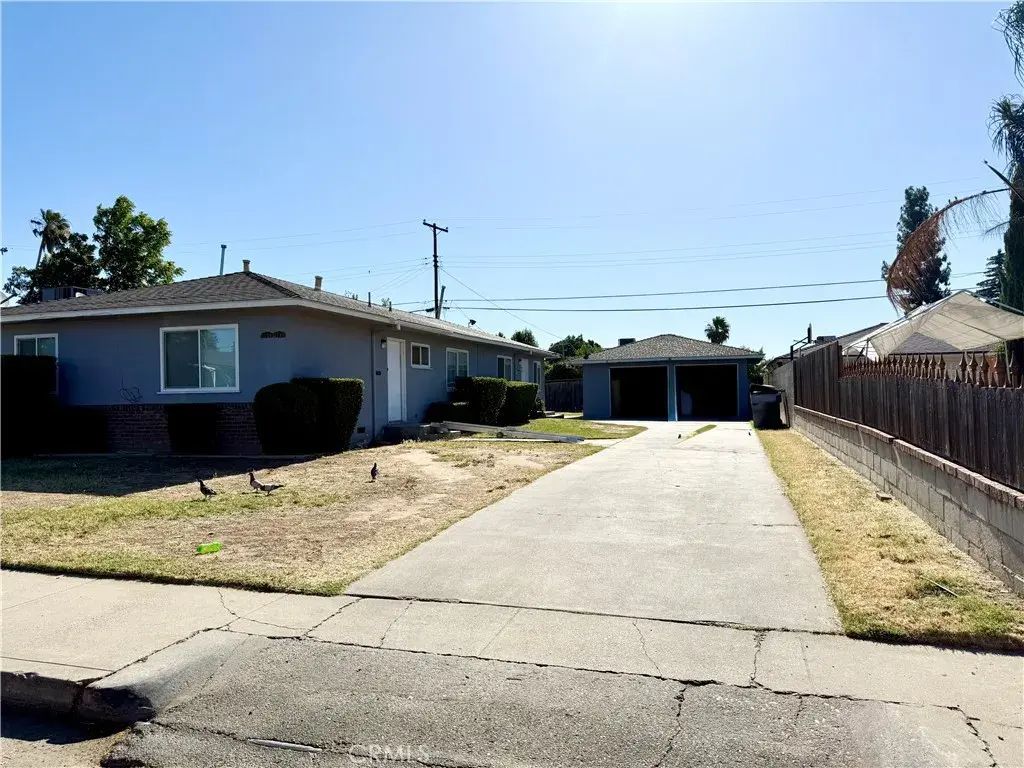 2104 Mayfair West, Fresno