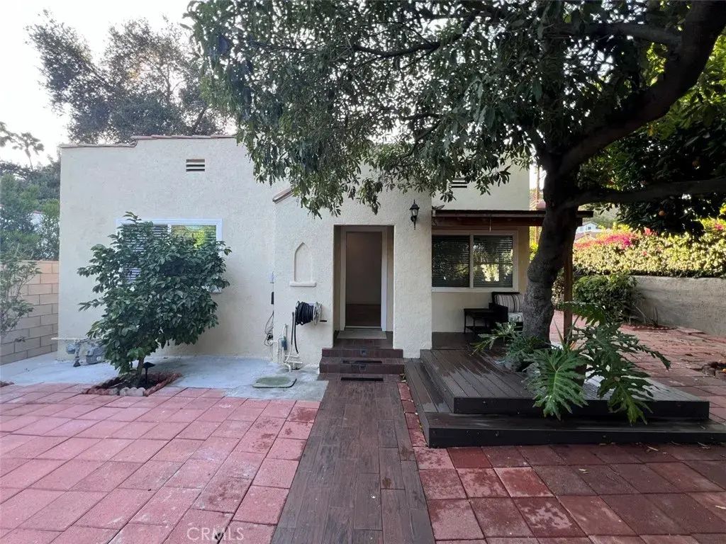1011 San Pascual Avenue, Los Angeles