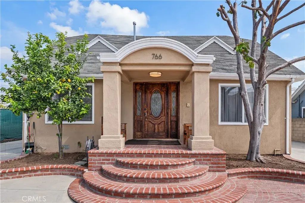 766 N Alexandria, Los Angeles