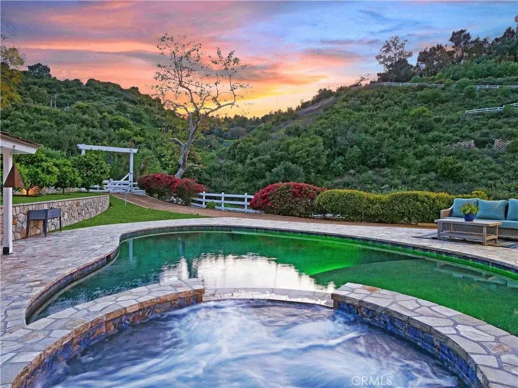 3 Poppy Trail, Rolling Hills