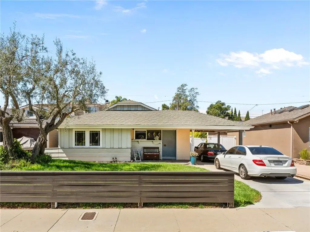 865 Center Street, El Segundo