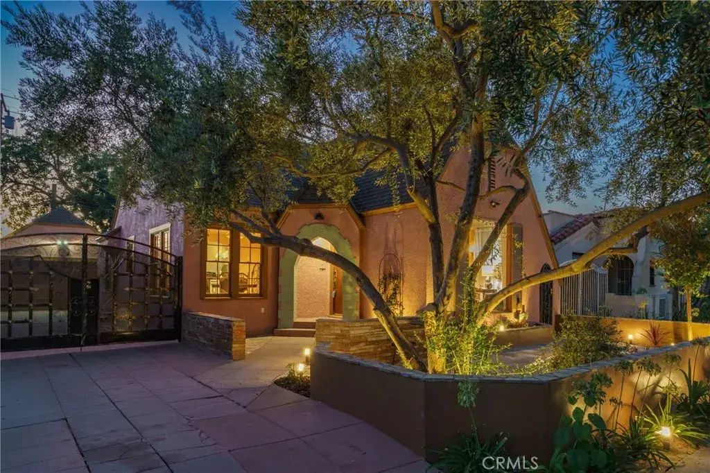 2015 San Francisco Avenue, Long Beach