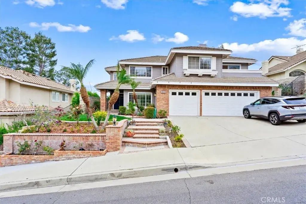 2634 N Waterford, Orange