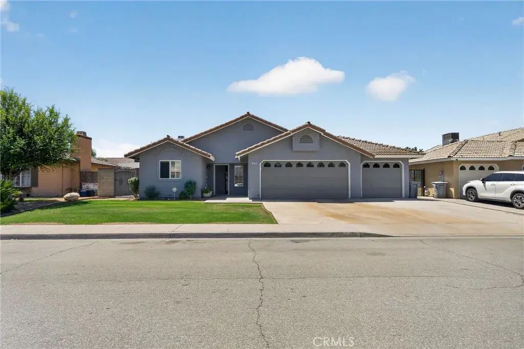 1820 5th, Delano