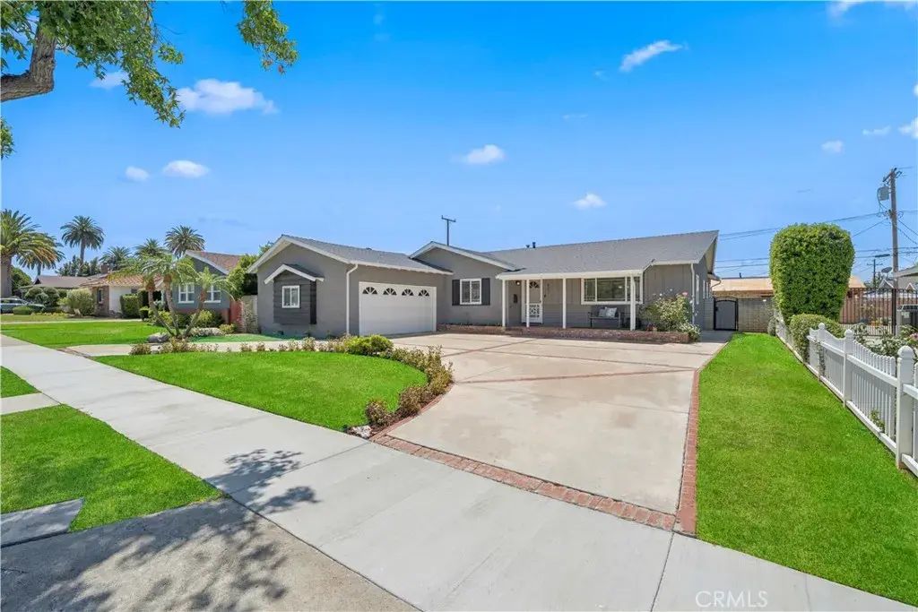 402 E Hoover Avenue, Orange