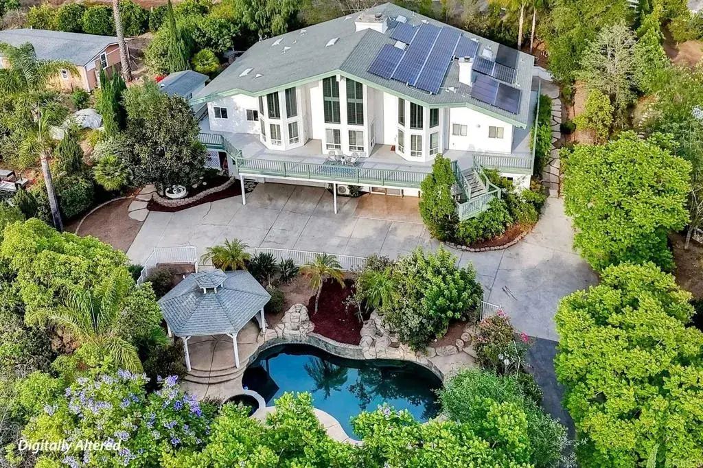2039 E Mission Road, Fallbrook