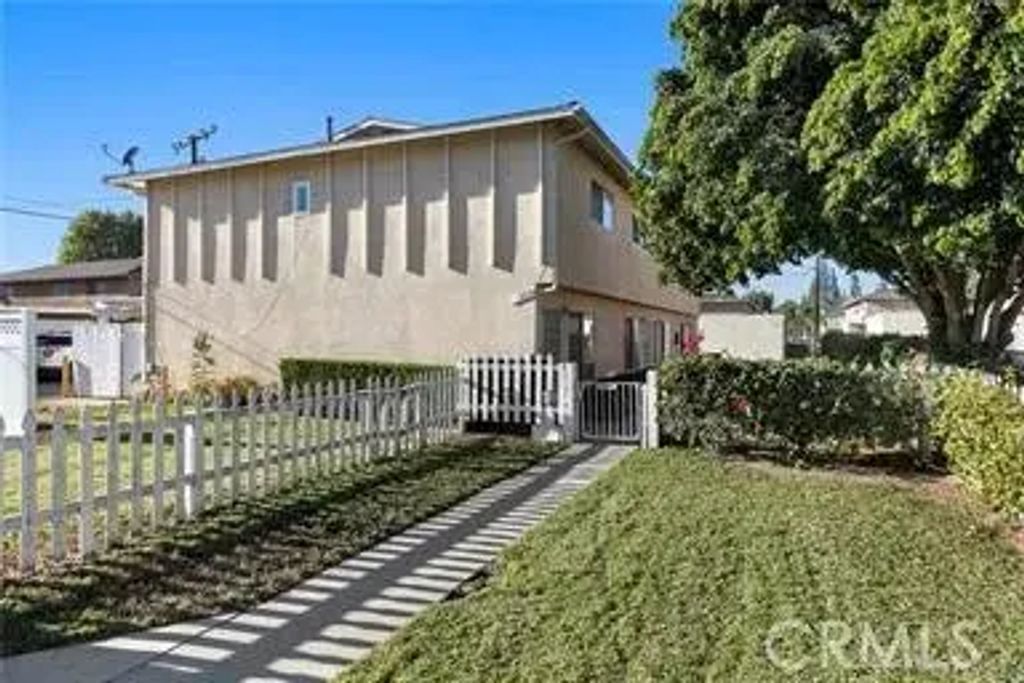 928 N Vicentia Avenue C, Corona