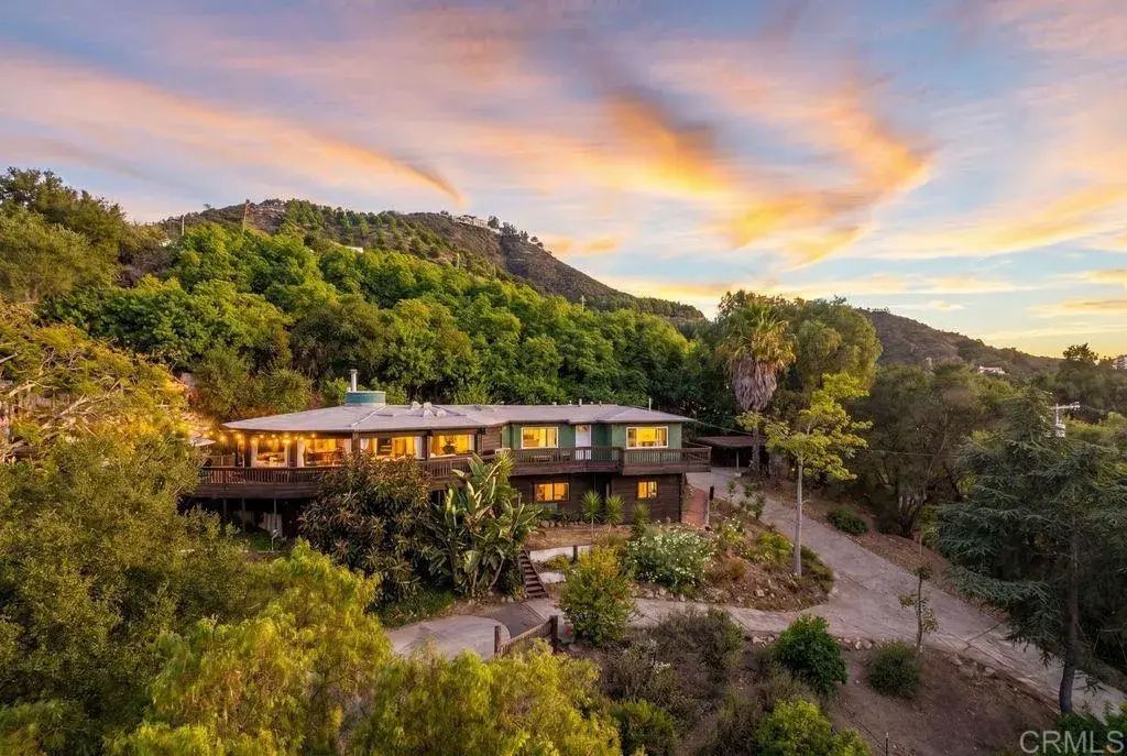 2870 N Twin Oaks Valley Road, San Marcos