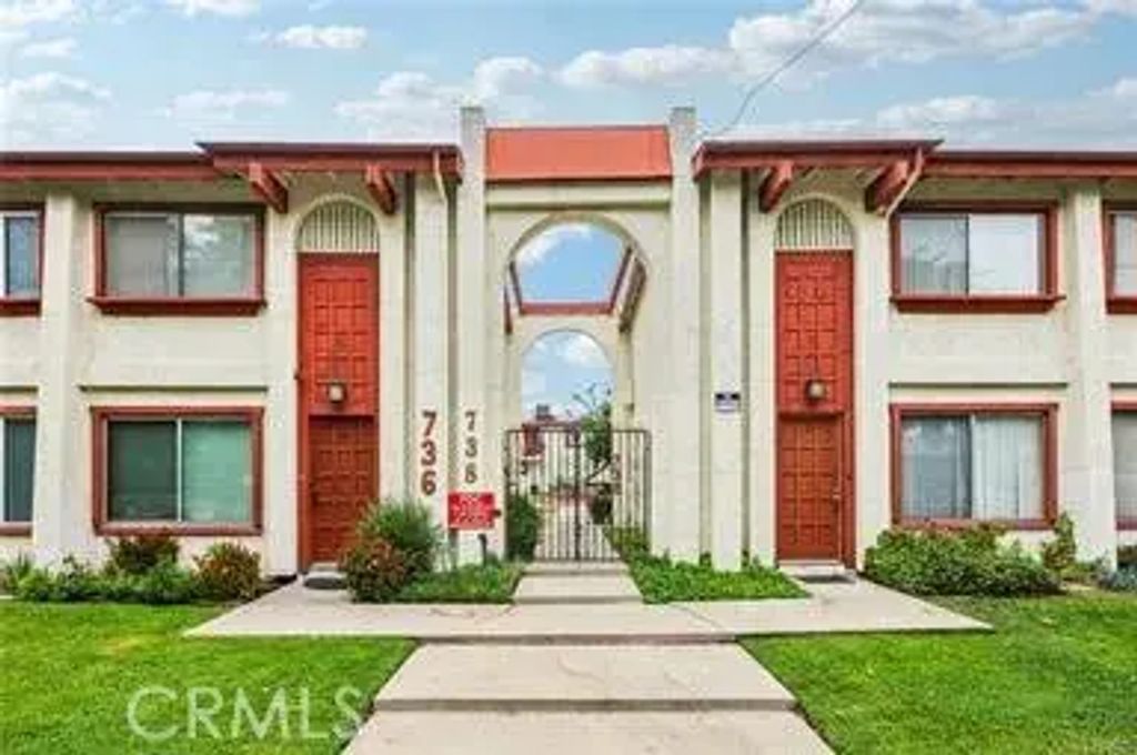 738 Chapel Ave South 15, Alhambra