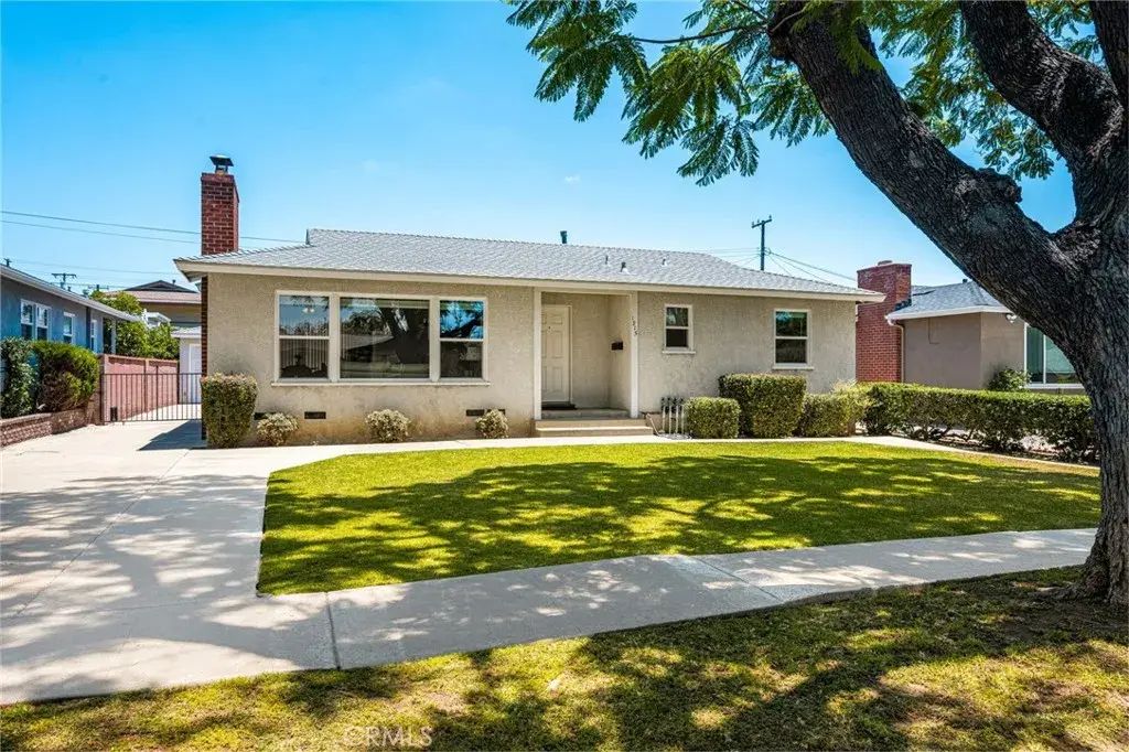 1915 N Linwood Avenue, Santa Ana