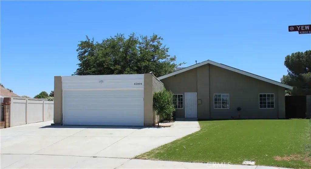 42804 Yew Street, Lancaster