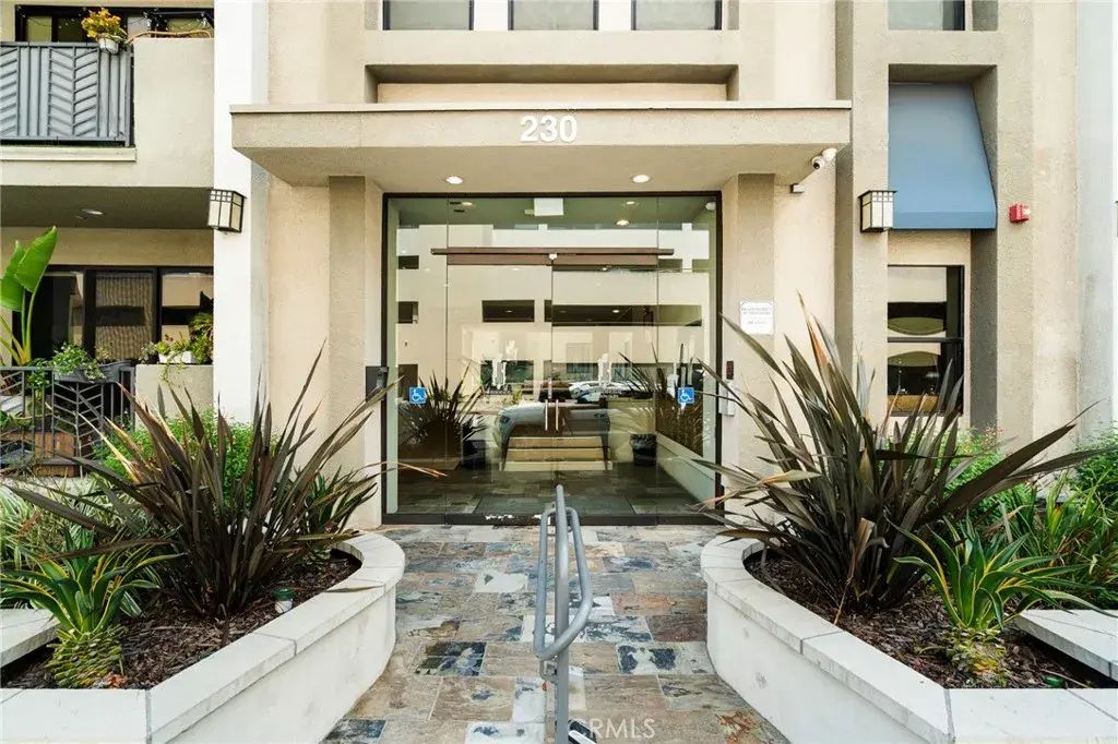 230 S Jackson 309, Glendale