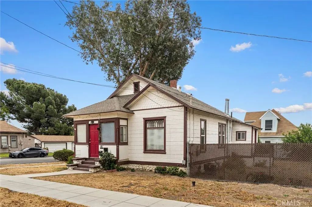 594 E 9th, Upland
