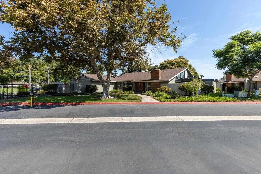 307 Fireside St, Oceanside