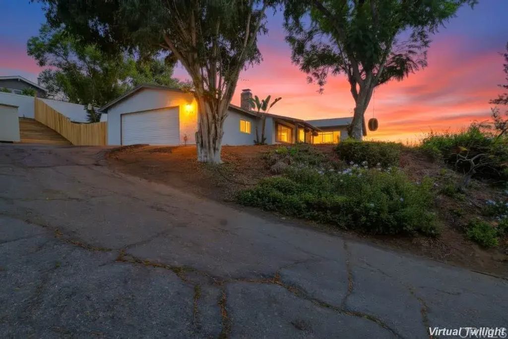 8560 Winter Gardens Boulevard, Lakeside