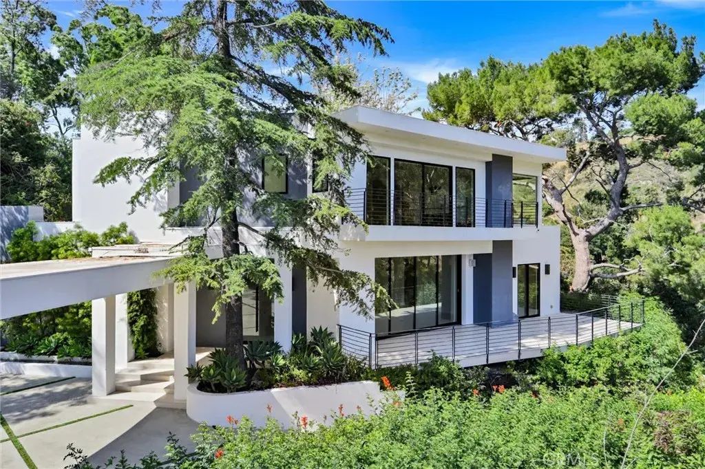 2341 Zorada Court, Los Angeles