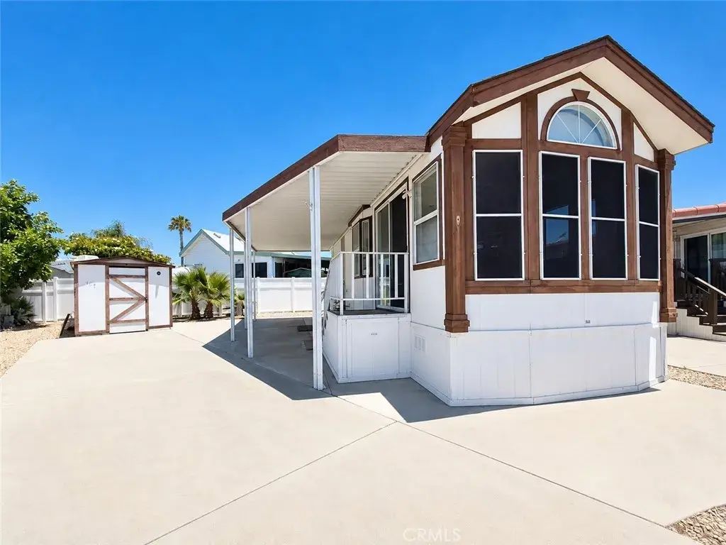 1295 S Cawston Avenue #106, Hemet