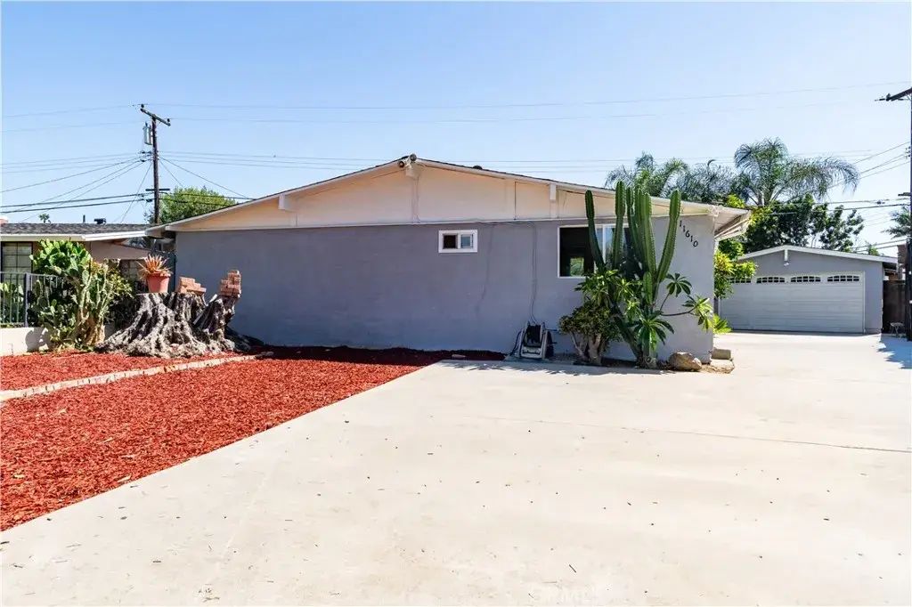 11610 Lochinvar St, Whittier