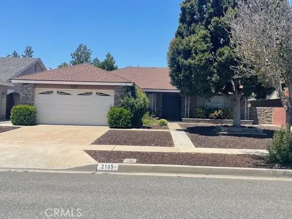 2105 Pearwood Lane, Santa Ana
