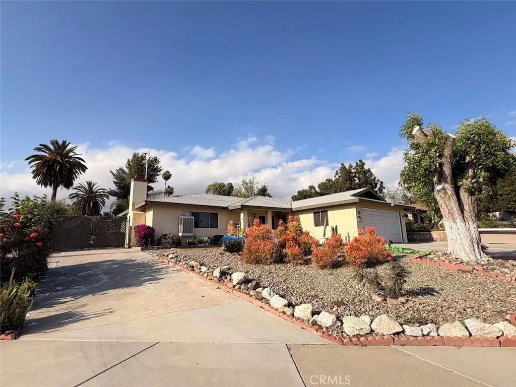 2350 Thata, Hemet