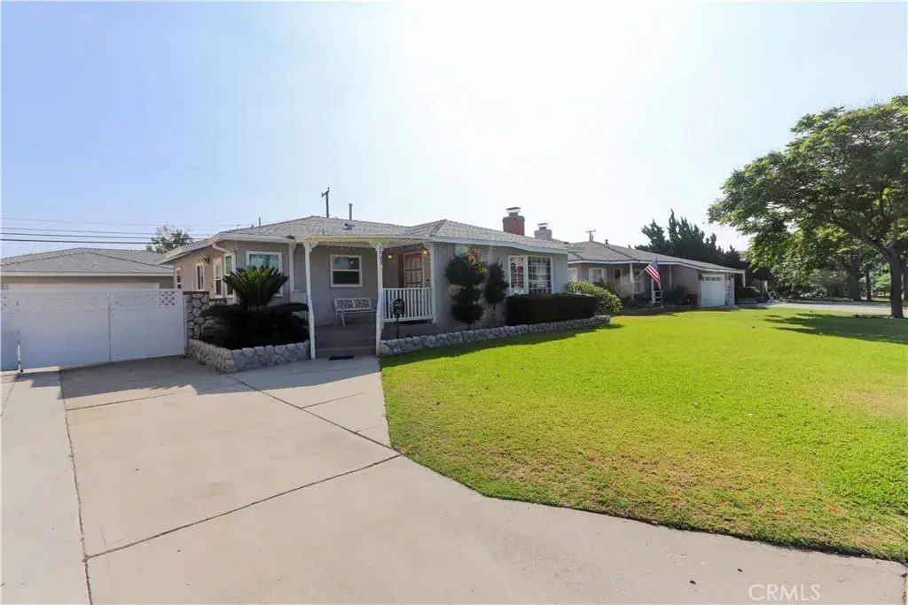 7503 Muller, Downey