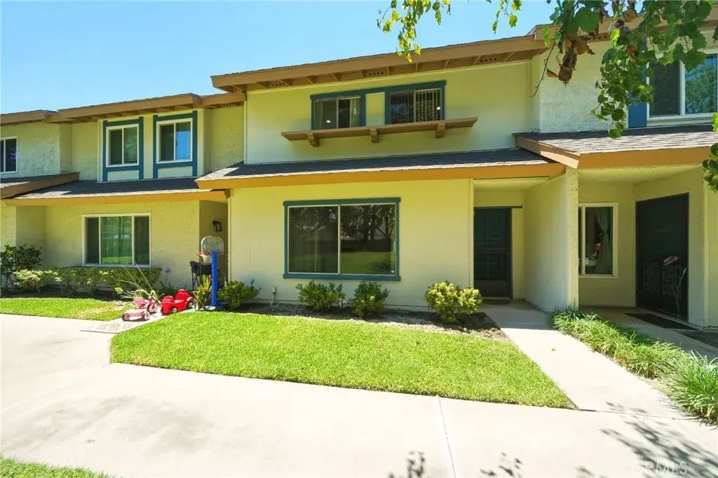 5950 Imperial, South Gate