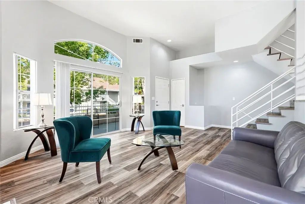 7109 Farralone 117, Canoga Park