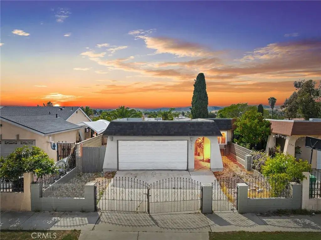 395 Calle Mariposa, Oceanside