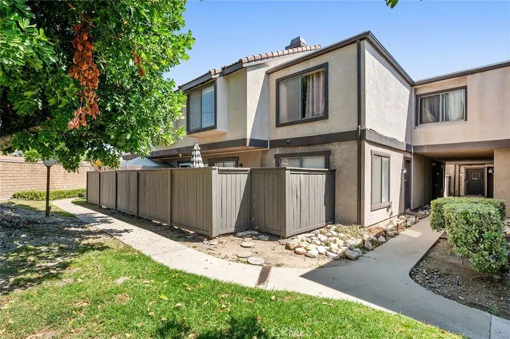 1806 N Vineyard A, Ontario