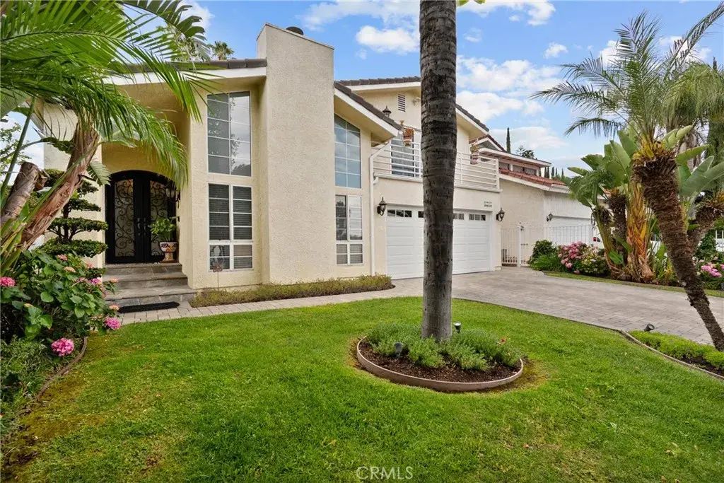 6325 Yolanda, Tarzana