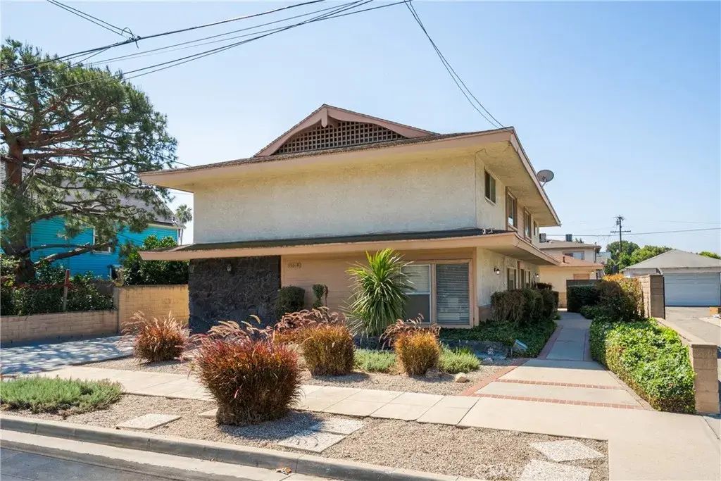 550 Laurel, Pomona
