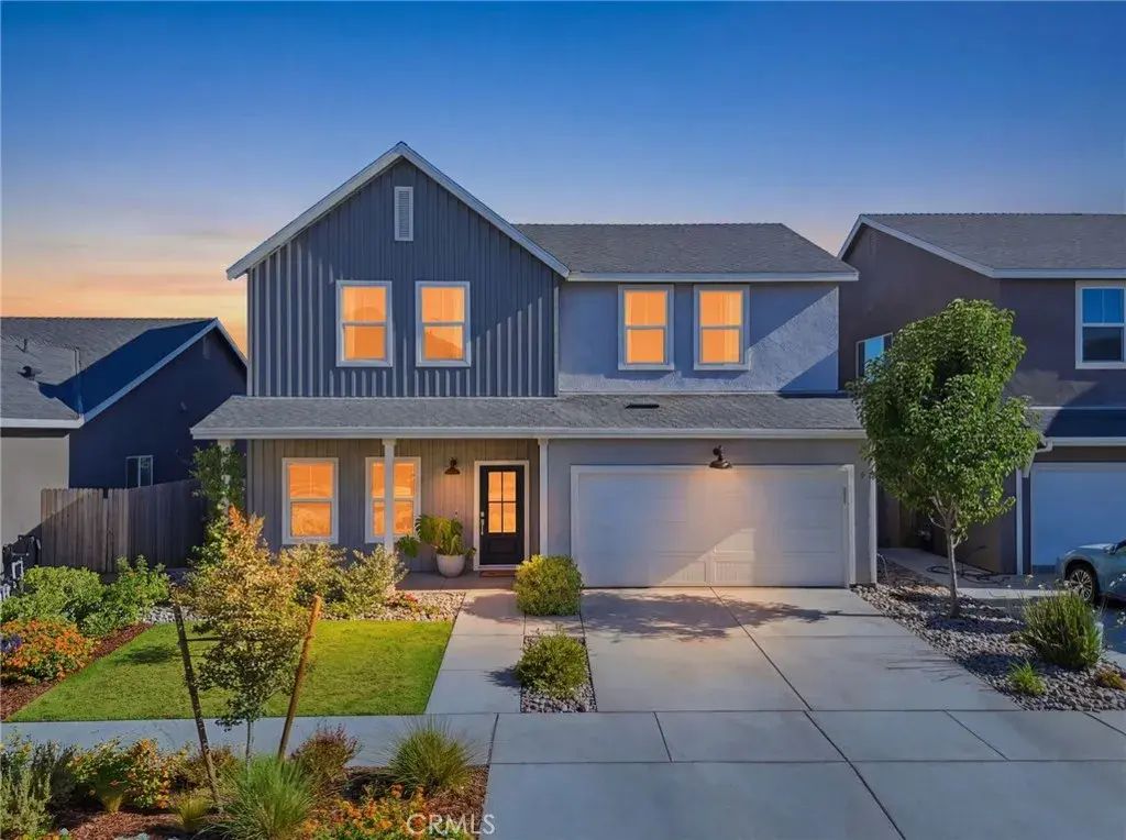 2445 W Claridge Way, Hanford