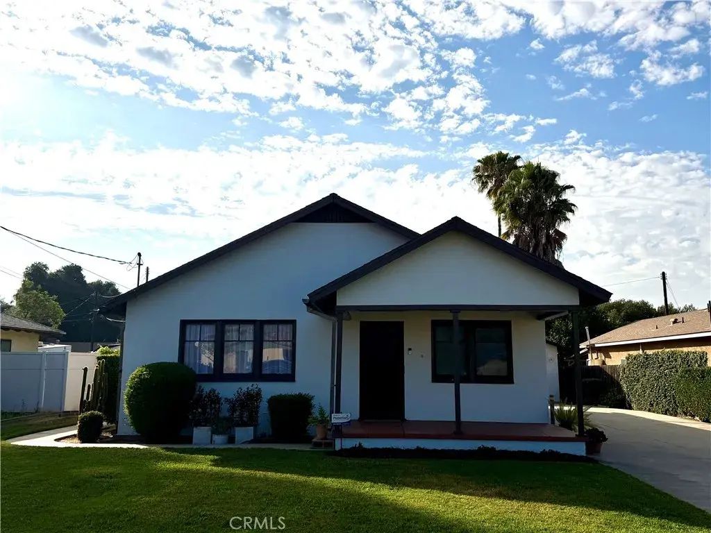 1572 Hillcrest, Riverside