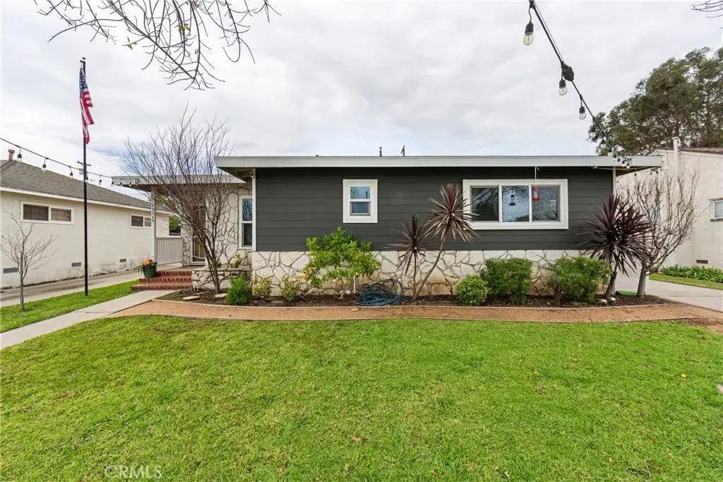 2335 Carfax Avenue, Long Beach