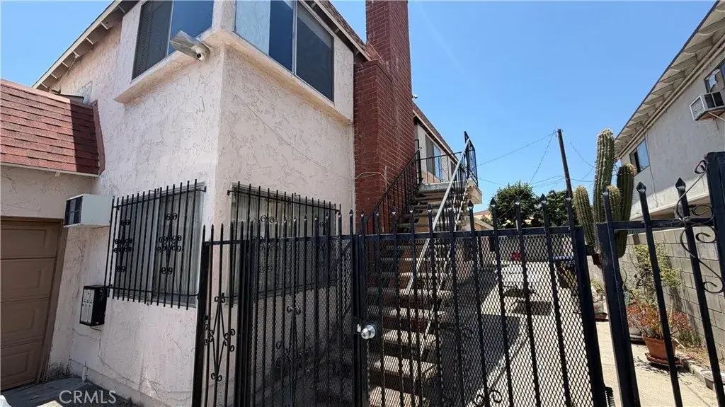 303 N New Avenue B, Monterey Park