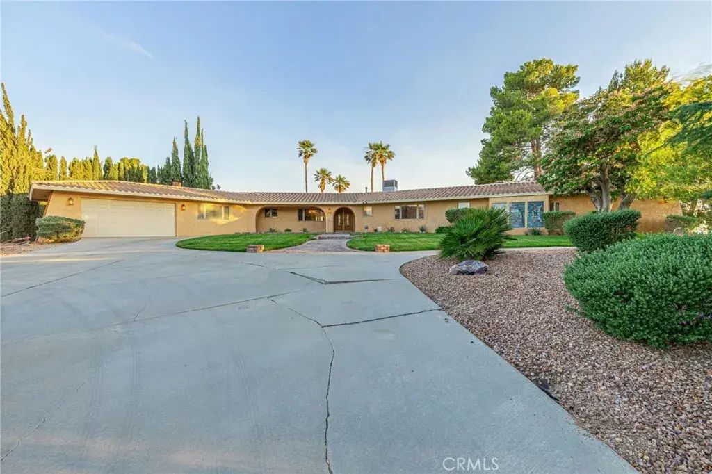 19459 Shasta Road, Apple Valley