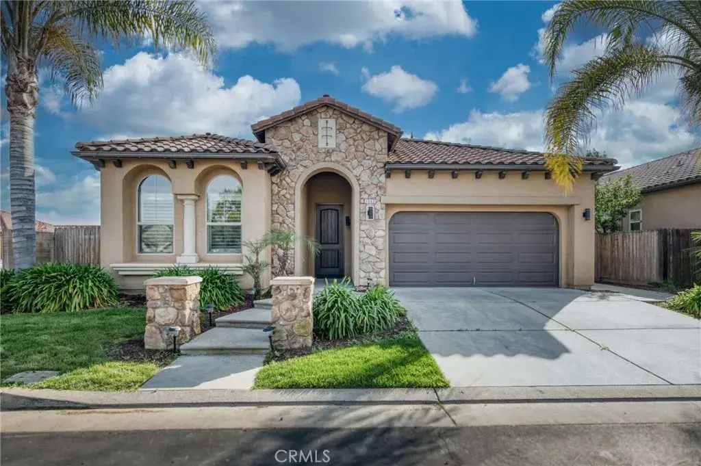 1563 E Via Mirasol, Fresno