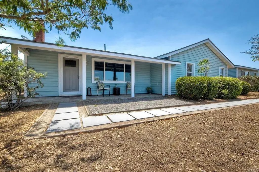 1643 Mesa Verde Dr., Vista