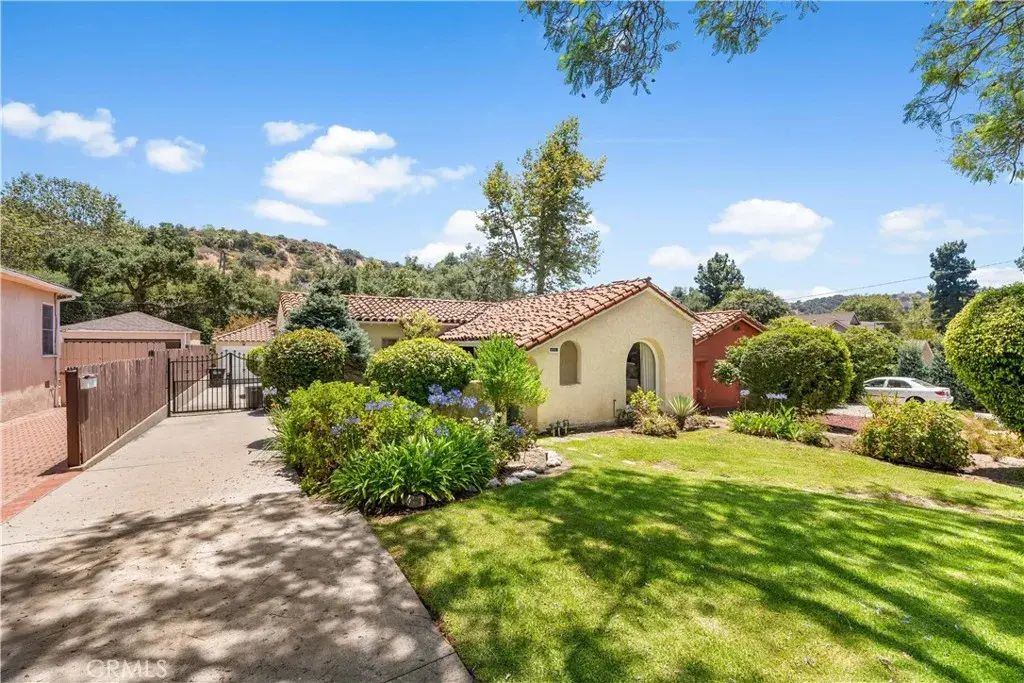 2620 Hollister Terrace, Glendale