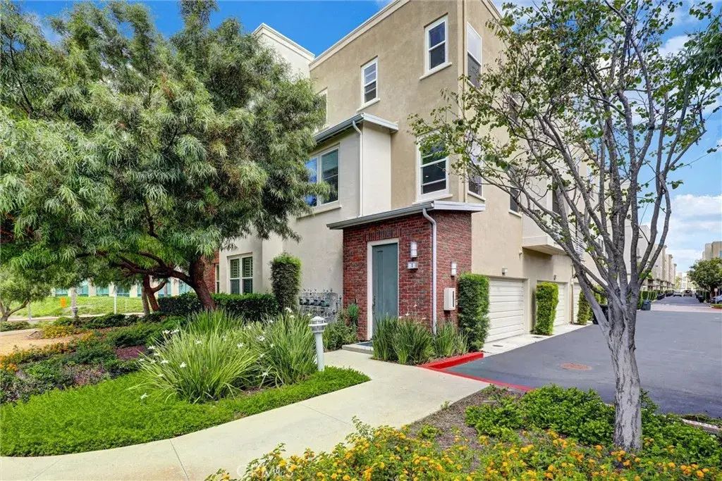 1 Vantis, Aliso Viejo