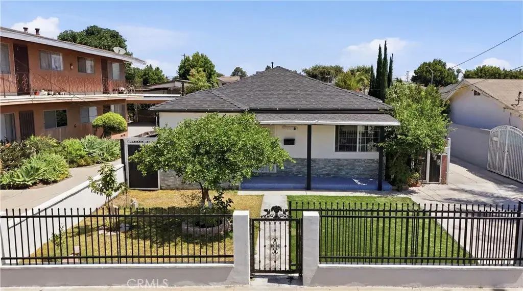 4017 Santa Ana, Huntington Park
