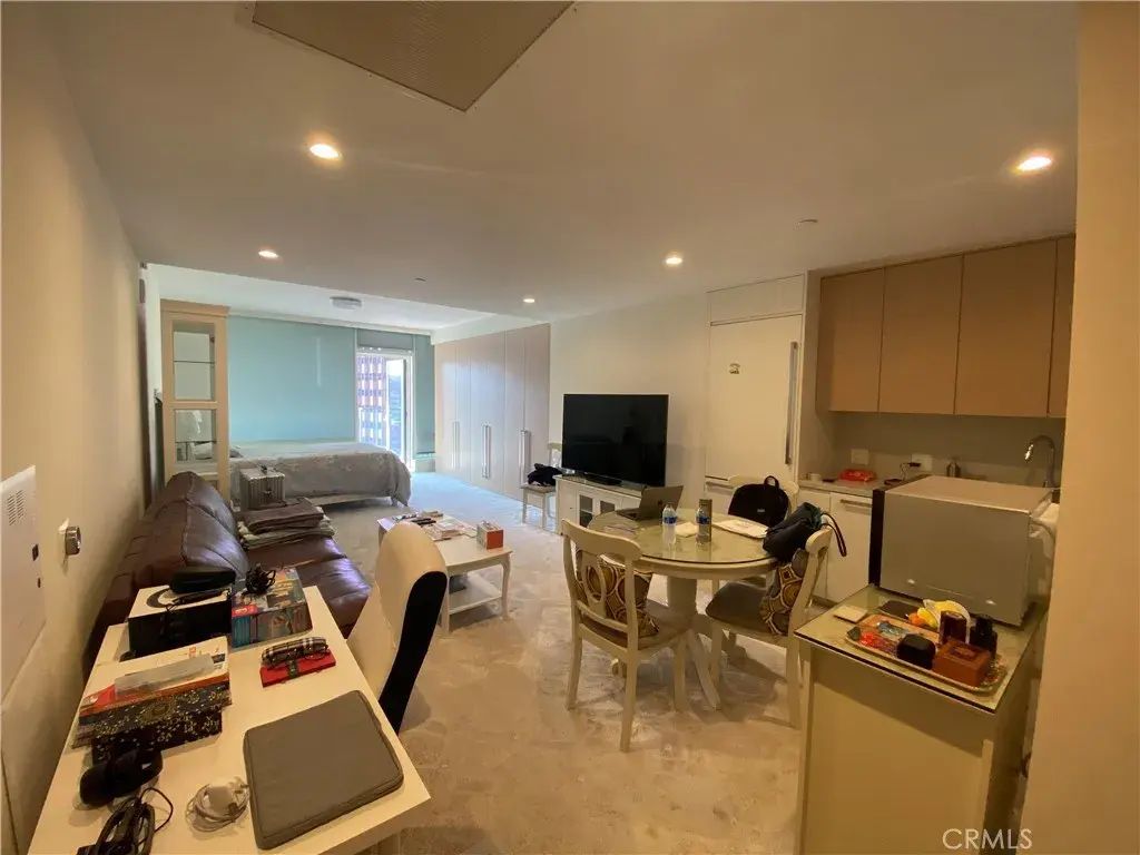 877 Francisco 1215, Los Angeles