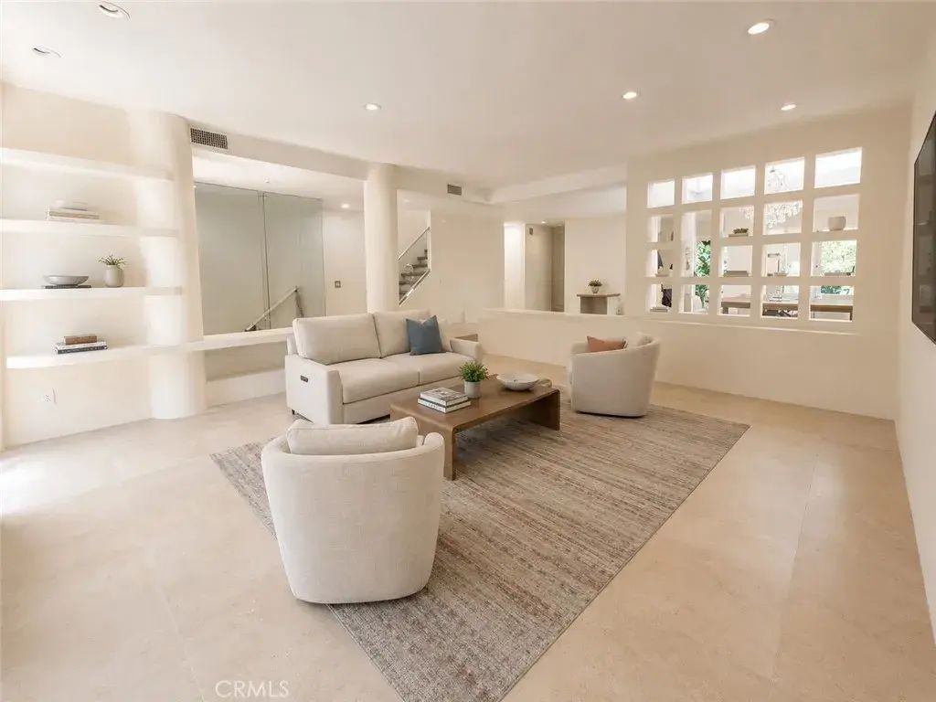2451 Century, Los Angeles