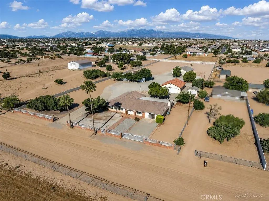 8756 Oakwood, Hesperia