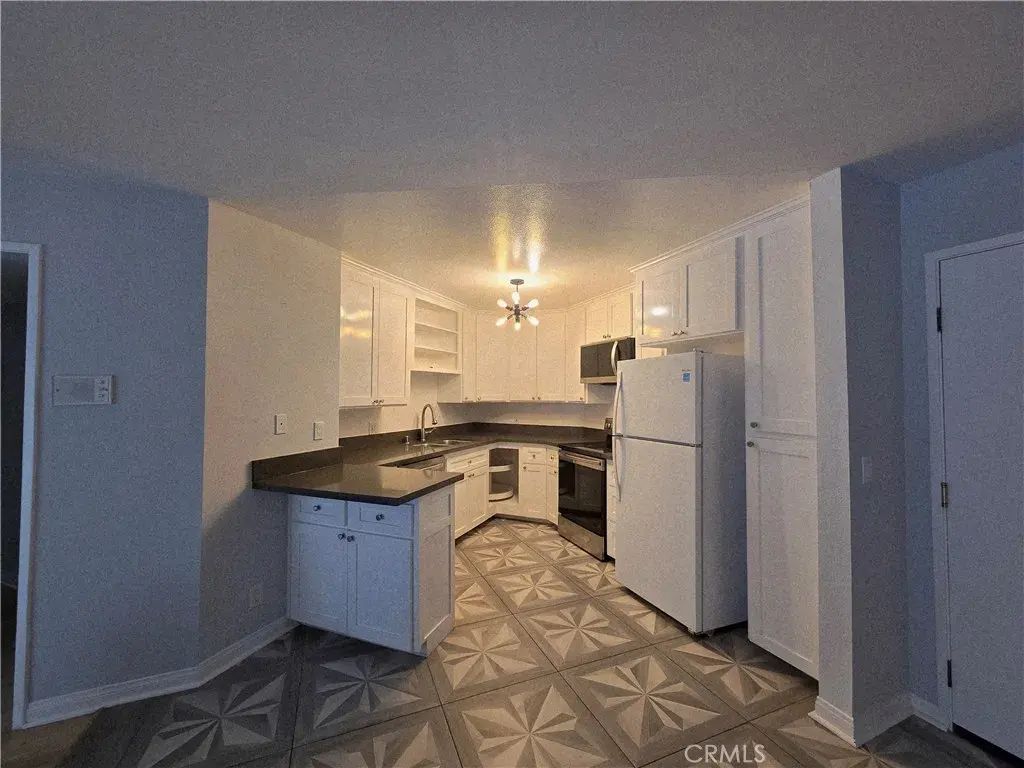 3961 Via Marisol, Los Angeles