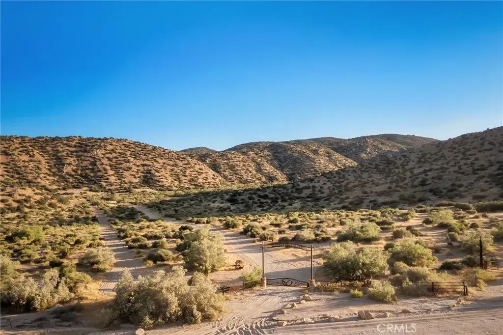 50285 Burns Canyon, Pioneertown