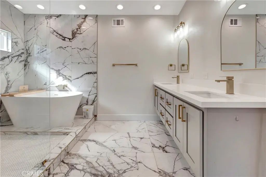 15382 Eiffel Circle, Irvine