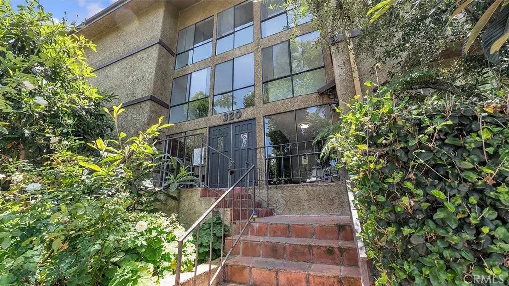 320 E Stocker 304, Glendale