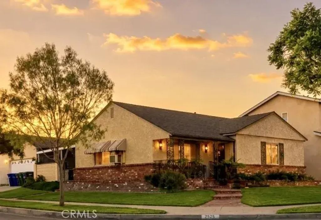 2528 Del Amo, Lakewood